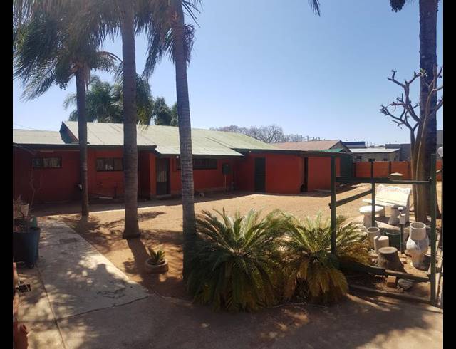 9 BEDROOM HOUSE FOR SALE IN PRETORIA GARDENS